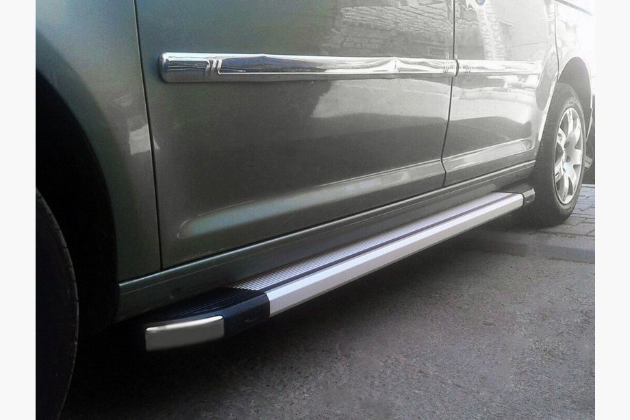 Volkswagen Caddy 2004–2010 Bočné nášľapy Rainbow (2 ks, hliník) Image
