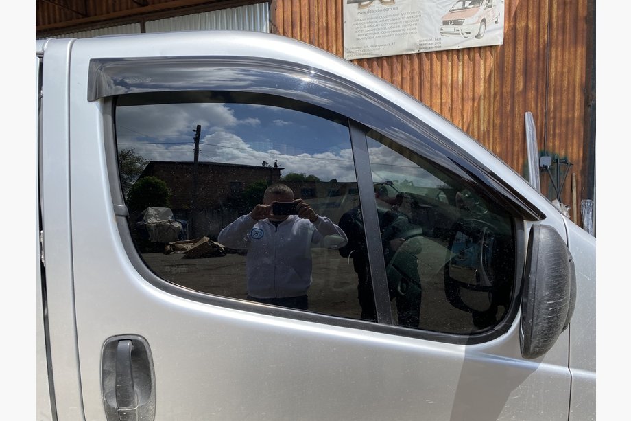 Renault Trafic 2001–2015 Okenné deflektory (2 ks, ANV) Image