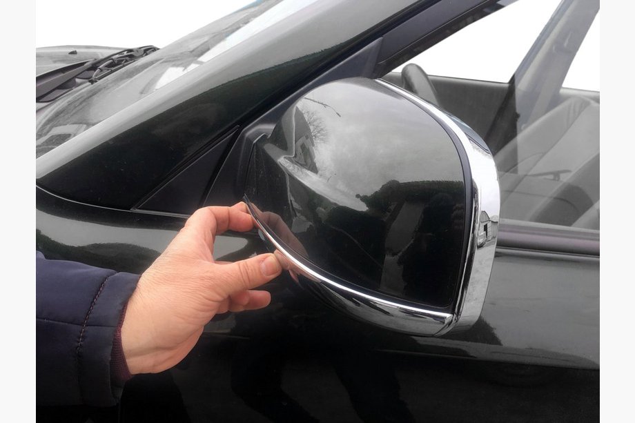 Hyundai Tucson JM 2004– VÝPREDAJ!!! Ozdobné lišty zrkadiel – horná časť (plast) Image