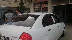 Hyundai Accent 2006–2010 Deflektory okien (4 ks, Perflex Sport) fotografia 4