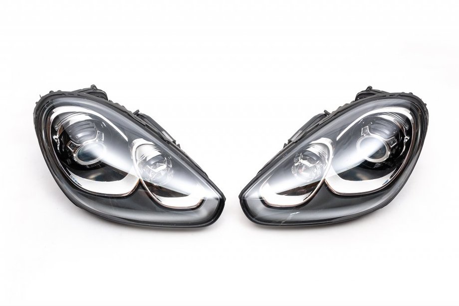 Porsche Cayenne 2010–2017 Originálne predné svetlomety GTS 2015-2018 (2 ks, HID) Image