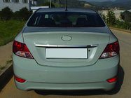 Hyundai Accent 2011–2017 Nerezová ozdobná lišta nad ŠPZ OmsaLine – talianska nehrdzavejúca oceľ fotografia 1