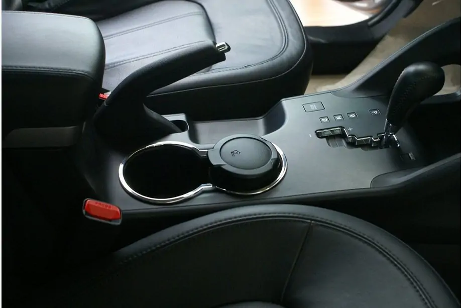 Hyundai IX-35 2010–2015 Nerezové krúžky do držiaka nápojov Image