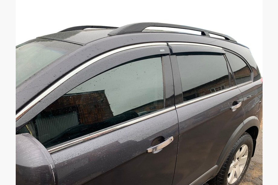 Chevrolet Captiva 2006–2019 Okenné deflektory s chrómom (4 ks, CSV029-AC) Image
