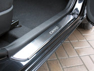 Kia Ceed 2007–2012 Nerezové prahové lišty Nataniko (4 ks) Štandard – lepiaca páska Lohmann, 0,5 mm fotografia 1