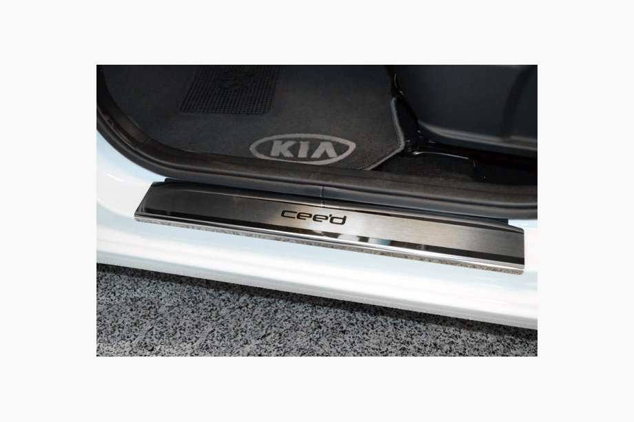 Kia Ceed 2012–2018 Nerezové prahové lišty Nataniko (4 ks) Image