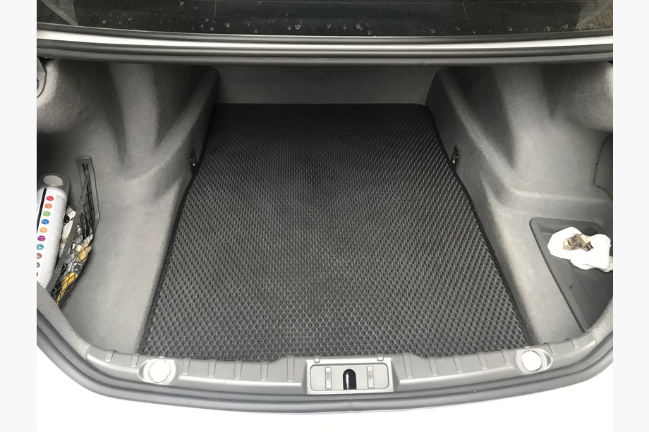 BMW rad 7 F01/F02 2008–2015 EVA rohož do kufra (pre F02, čierna) Image
