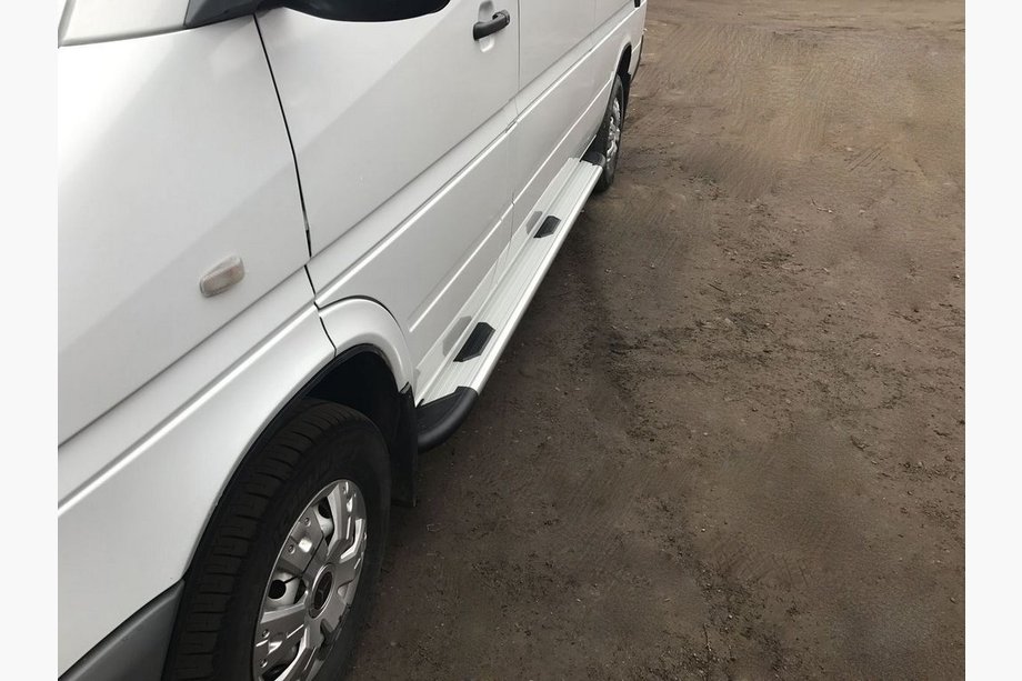 Mercedes Sprinter W901/902/903/904/905 1995–2006 Bočné nášľapy Bosphorus OLD Grey (2 ks, hliník) Iba stredný rázvor Image