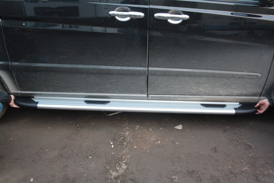 Mercedes Viano 2004–2014 Bočné nášľapy Bosphorus OLD Grey (2 ks, hliník) Fotografia 2