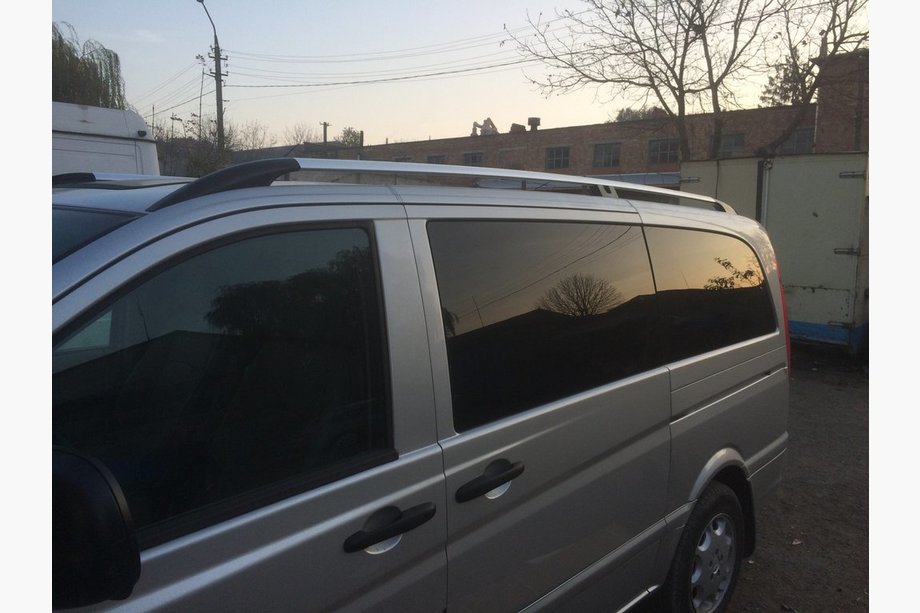 Mercedes Vito W639 2004–2014 Chrómové strešné lyžiny CAN, originálny dizajn (kovové nohy) Krátky rázvor (SHORT) Fotografia 3