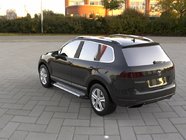 Volkswagen Touareg 2010–2018 Bočné nášľapy Allmond Grey (2 ks, hliník) fotografia 2
