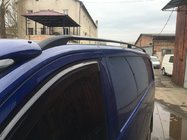 Mercedes Viano 2004–2014 Čierne strešné lyžiny ELITE (plastová pätka) Krátky rázvor (Short, Compact) fotografia 12