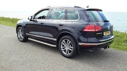 Volkswagen Touareg 2010–2018 Bočné nášľapy ako originál V1 (2 ks, hliník) fotografia 2