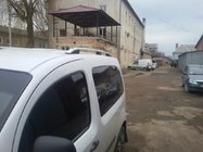 Renault Kangoo 2008–2020 Strešné lyžiny Skyport (matná sivá) Štandardná základňa fotografia 2