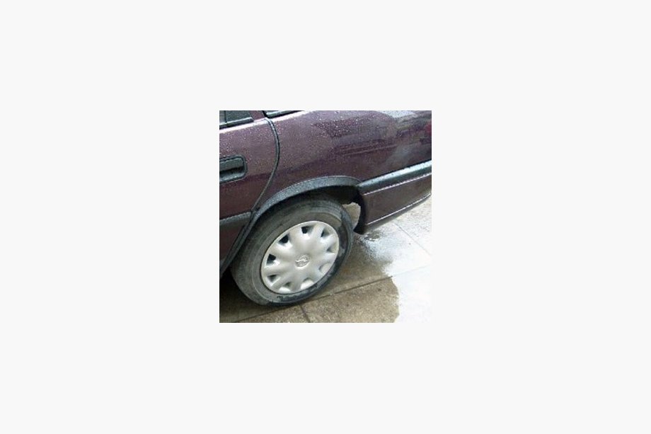 Opel Vectra A 1987–1995 Nástavce lemov blatníkov (4 ks, čierne) Image