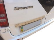 Mercedes Sprinter W906 2006–2018 Nerezová lišta nad ŠPZ fotografia 1