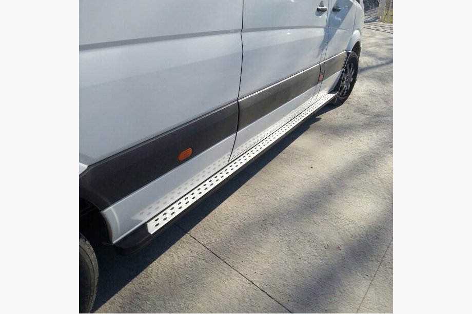 Volkswagen Crafter 2006–2016 Bočné nášľapy DOT-Line (2 ks, hliník) Image