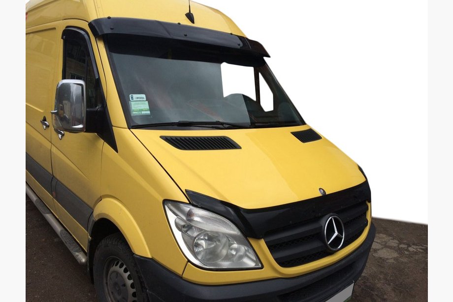 Mercedes Sprinter W906 2006–2018 Deflektor čelného skla na ráme V1 (čierny lesk, 5 mm) Image