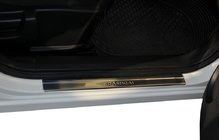 Nissan Qashqai 2010–2014 Nerezové kryty prahov Omsa (4 ks) fotografia 1