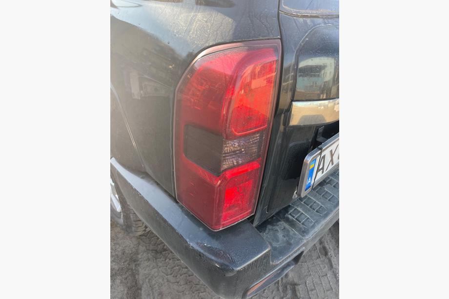 Nissan Patrol Y61 1997–2011 Použité zadné svetlo (2004-2008, 1 ks) Image