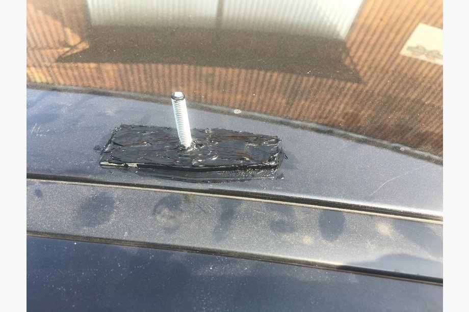 Nissan Qashqai 2010–2014 Strešné lyžiny čierne (plastové pätky) Pre verziu +2, plastové pätky Fotografia 2