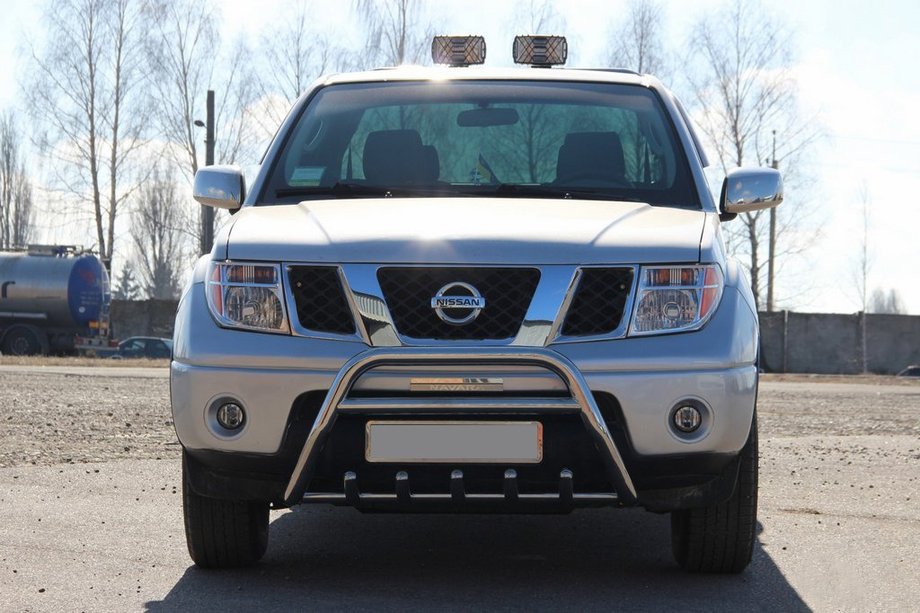 Nissan Navara 2006–2015 Predný ochranný rám WT003 (nerez) Image