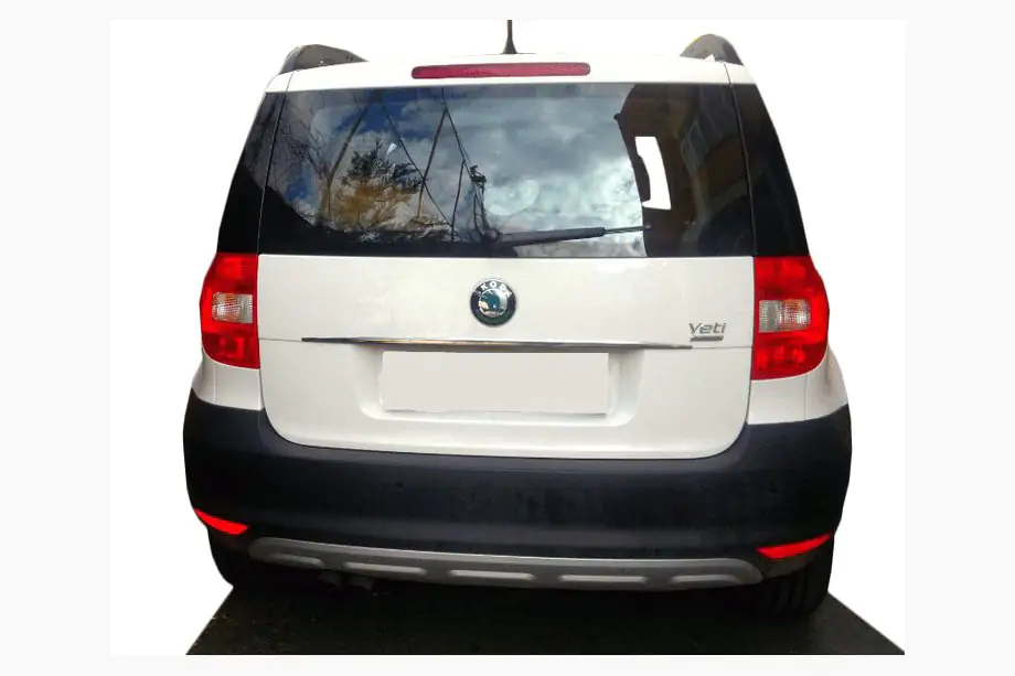 Skoda Yeti 2009–2017 Lišta nad ŠPZ (nerez) Image