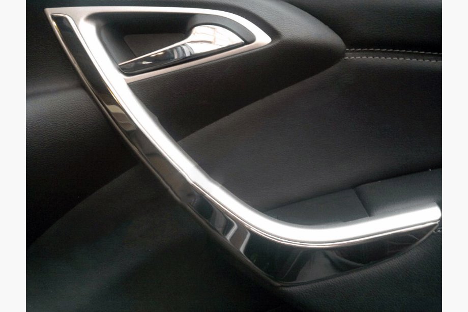 Opel Astra J 2009–2015 Nerezové lišty na predné dvere Image