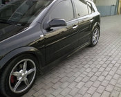 Opel Astra H 2004–2013 Bočné prahy HB (na lakovanie) fotografia 1