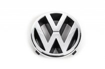 Volkswagen Polo 1994–2001 Predný emblém fotografia 1
