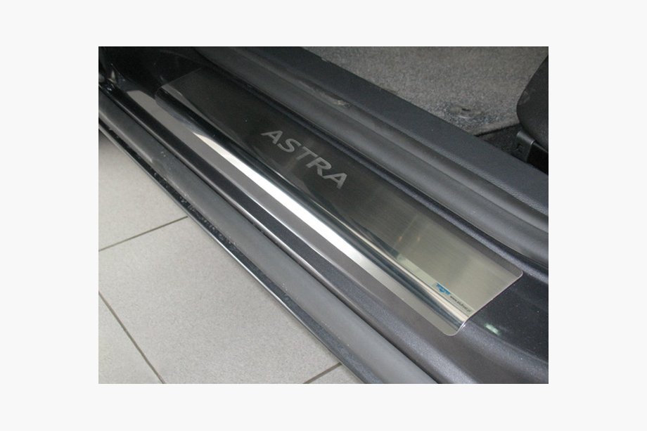 Opel Astra J 2009–2015 Nerezové prahové lišty Nataniko (4 ks) Image
