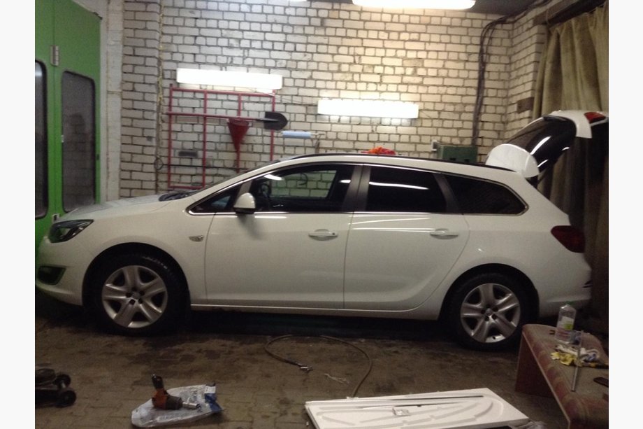 Opel Astra J 2009–2015 Kompletné lemovanie okien (Sport Tourer, 12 ks, nerez) Fotografia 4