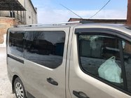 Renault Trafic 2015– Chrómové strešné lyžiny Krátka, plastové pätky fotografia 4