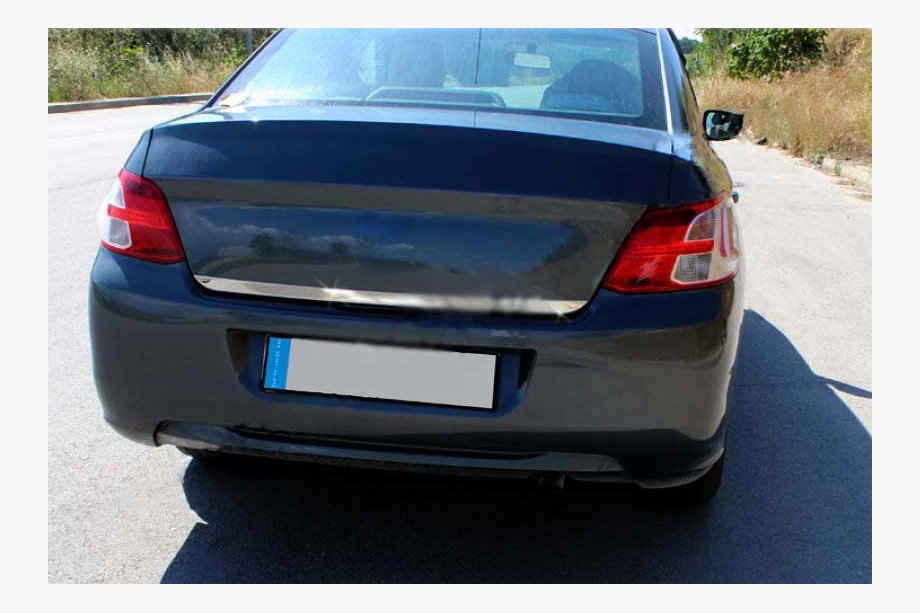Peugeot 301 2012– Nerezové lišty na hranu kufra Carmos - turecká oceľ Image
