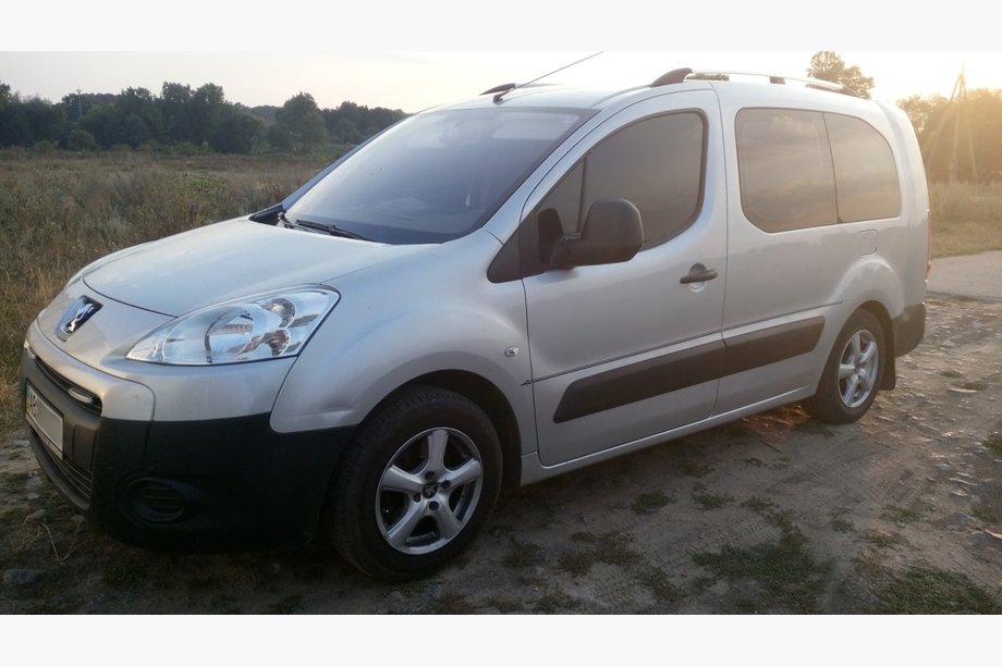 Citroen Berlingo 2008–2018 Chrómové strešné lyžiny S plastovými pätkami Fotografia 6