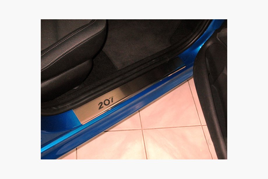 Peugeot 207 2006–2014 Nerezové prahové lišty Nataniko (4 ks) Štandard – lepiaca páska Lohmann, 0,5 mm Image