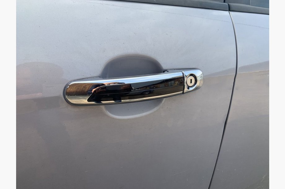 Ford C-Max 2004–2010 Kryty kľučiek s čiernym pásikom (4 ks, ABS) Image