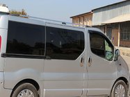 Renault Trafic 2001–2015 Chrómové strešné lyžiny Dlhá verzia, plastové pätky fotografia 6