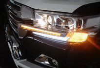 Toyota Land Cruiser 200 2007–2021 Mračítka na svetlá s LED (2016↗) fotografia 3