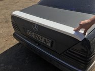 Mercedes E-trieda W124 1984–1997 Spojler na lakovanie fotografia 2