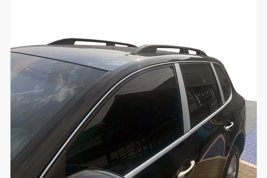 Volkswagen Touareg 2002–2010 Strešné lyžiny Skyport (matná čierna) Image