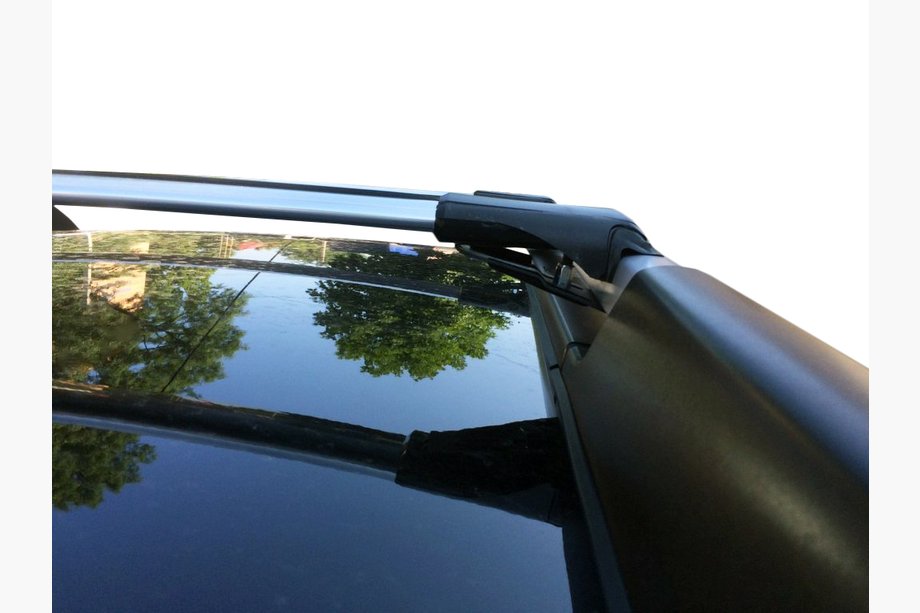 Dacia Duster 2008–2018 Uzamykateľné priečniky na strešné lyžiny WingBar V1 (2008-2014, 2 ks) Image