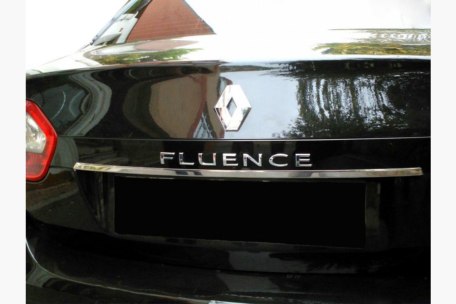 Renault Fluence 2009–2016 Nerezová lišta nad ŠPZ Image