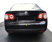 Volkswagen Jetta 2006–2011 Ochranná lišta hrany kufra (nerez) OmsaLine – talianska nehrdzavejúca oceľ fotografia 1