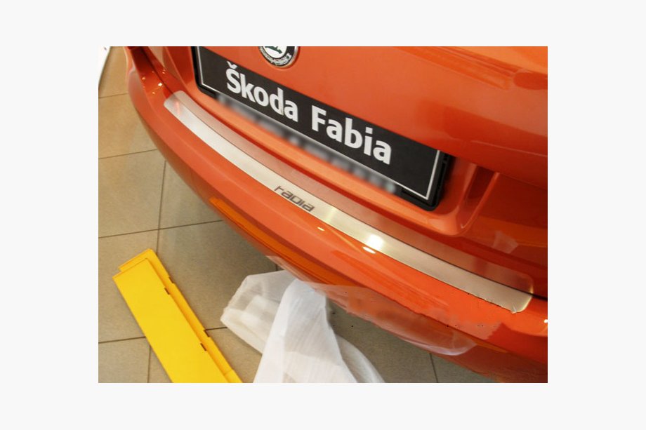 Skoda Fabia 2000–2007 Nerezová lišta na zadný nárazník Nataniko Image