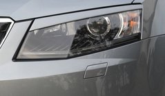 Skoda Octavia III A7 2013–2019 NOVINKA!!! Mračítka na svetlá (2 ks, na lakovanie) fotografia 1