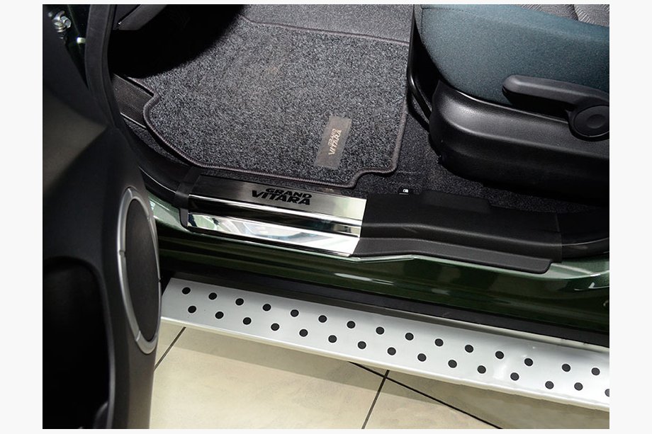 Suzuki Grand Vitara 2005–2017 Natanika Premium kryty prahov (4 ks, nerez) Fotografia 1