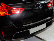 Toyota Auris 2012–2018 Nerezová lišta na zadný nárazník Nataniko (HB) fotografia 1