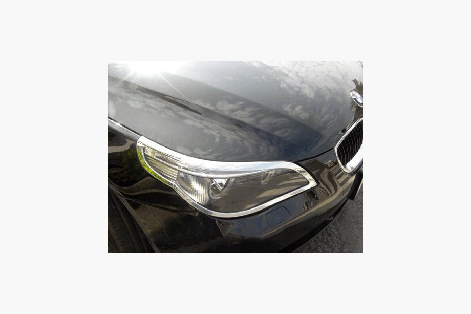 BMW 5. rad E60/E61 2003–2010 Chrómové kryty predných svetlometov (2 ks, plast) Image