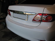 Toyota Corolla 2007–2013 Lišta nad ŠPZ 2010-2013 (nerez) fotografia 2